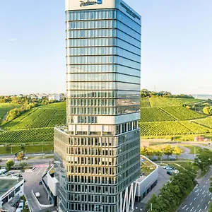 فندق Radisson Blu At Porsche Design Tower, شتوتغارت